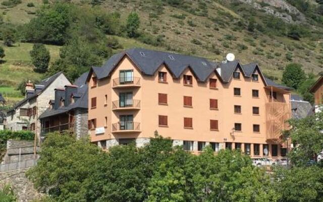 Отель Pension Malida Испания, Вьельа Э Михаран - отзывы, цены и фото номеров - забронировать отель Pension Malida онлайн вид на фасад