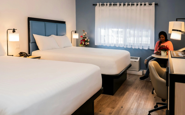 SKKY Hotel