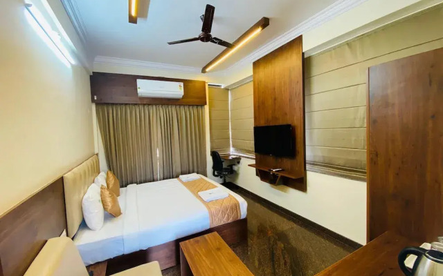 Hotel Sahara Tree