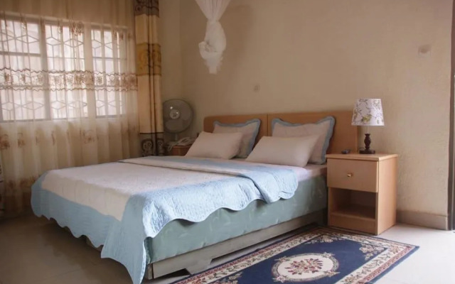 Step Town Hotel