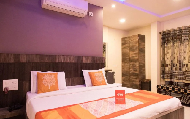 OYO 10365 Hotel RR