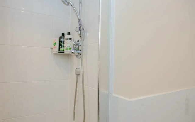 2 Bedroom Balcony Apartment In Putney