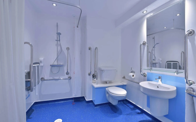 Travelodge Edinburgh Airport Ratho Station