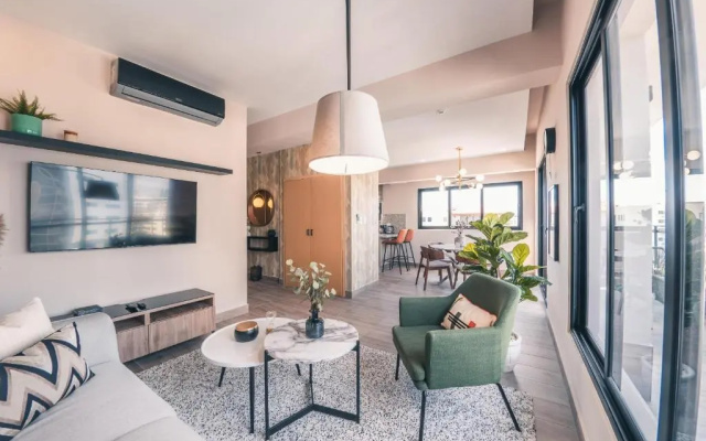 Fully Serviced Apartment at Regatta Living - 7B