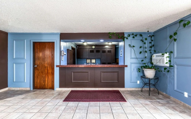 America's Inn & Suites Auburn
