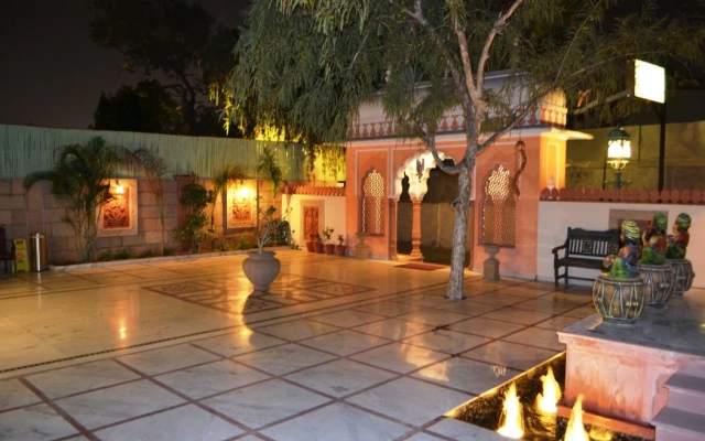 Suryaa Villa - A City Centre Hotel