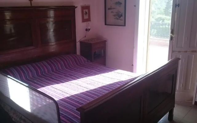 Sun-kissed Villa in Laureana Cilento With Swimming Pool