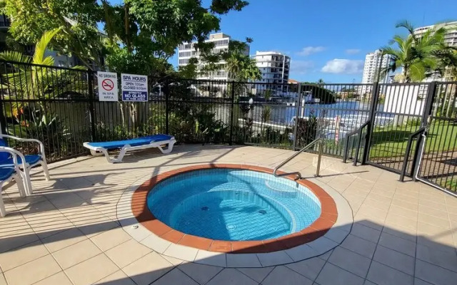 3 Bedroom Surfers Paradise Apartment