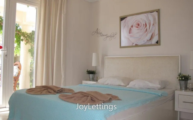 Villa ST01 by JoyLettings