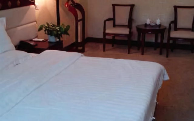 Golden Dragon Hotel(新乡金龙大酒店)