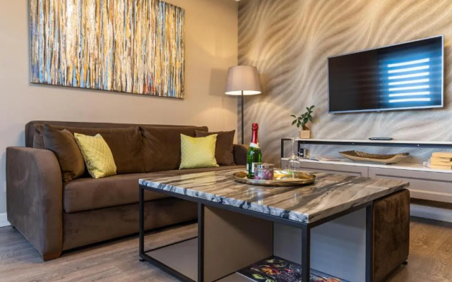 Luxuswohnung mit Tiefgarage in Nähe Messe-BMW-Porsche-DHL-Flughafen