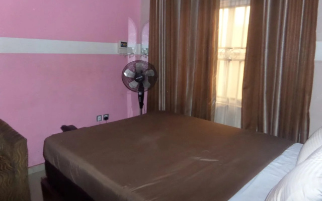 Chatwell Hotel