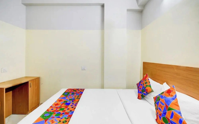 Fabhotel Golden Dreams