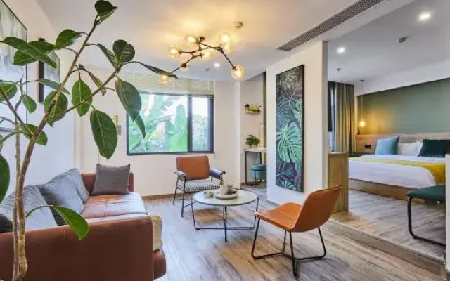 Leaf Time Art Hotel
