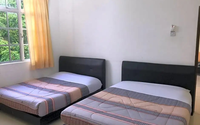 Cameron Supersave Apartment @ Crown Imperial Court