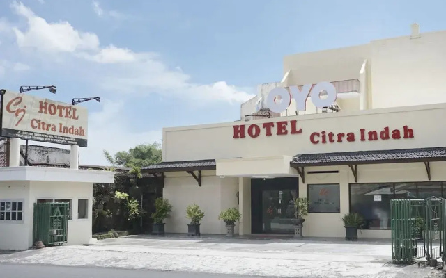 OYO 561 Hotel Citra Indah Near RS Ludira Husada Tama
