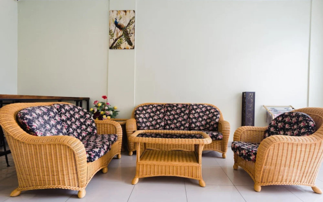 Oyo 90153 U Stay Hotel
