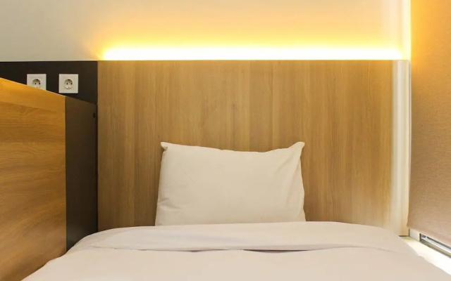 Nice and Cozy Studio at Monroe Tower Apartment