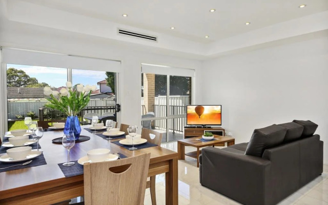 Serviced Houses - Villa Hodgkinson