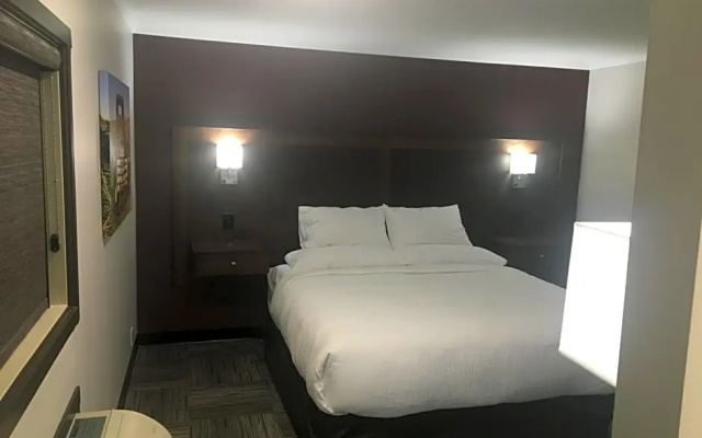 Homestead Inn & Suites