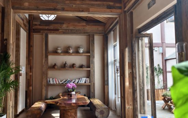 There are guest houses in Tianshui Ancient City
