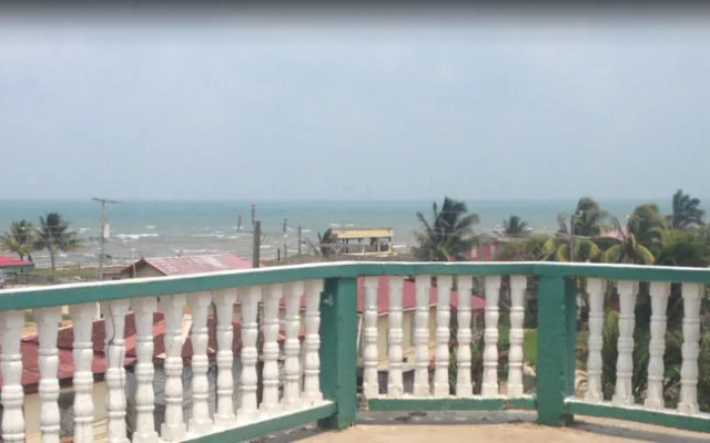 Chaleanor Hotel