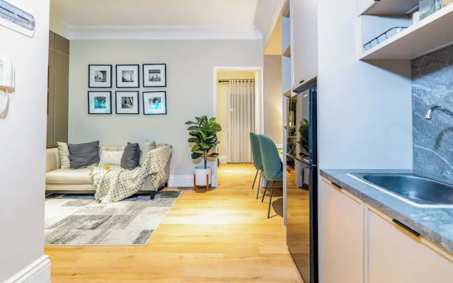 Roseville SOHO and Suites by Nagisa Bali