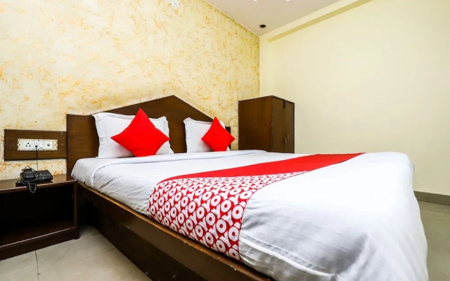 OYO 9448 Hotel Karan Palace