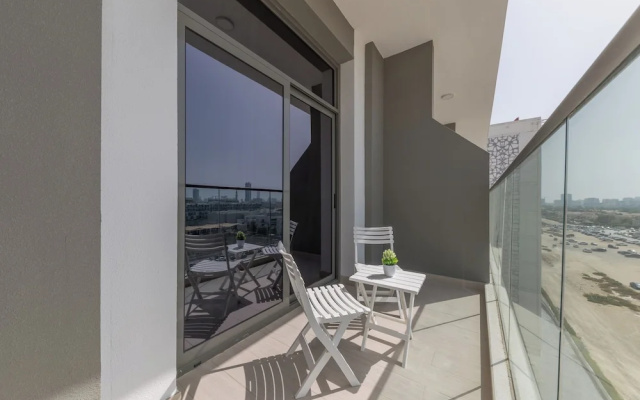Shining studio in Laya Heights