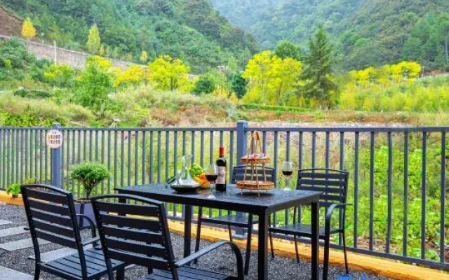 Lugu Lake Scenic Area | Canglanju · Serene Lakeside Vacation Boutique Stay (Daluoshui Village)