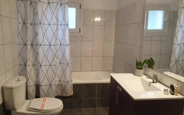 inas 2 bedroom apartment