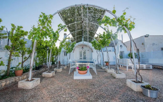 Trullo Nonna Itria Trullo con Esclusiva Piscina e Idromassaggio
