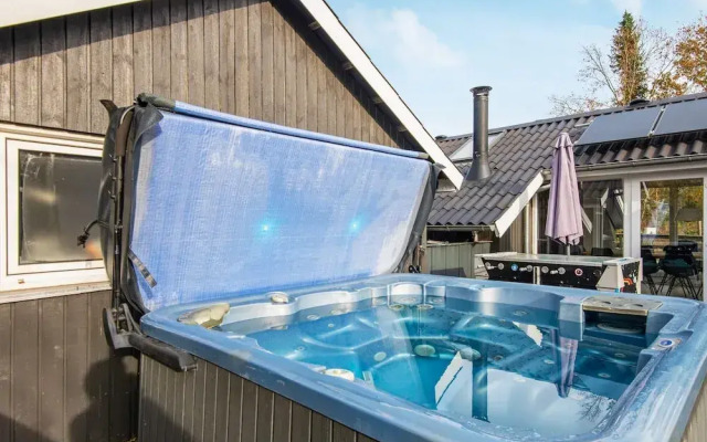 6 Person Holiday Home in Ebeltoft