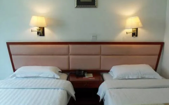Megaboom Seaside Hotel