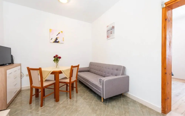 Apartments Lucija - One Bedroom Apartment With Terrace