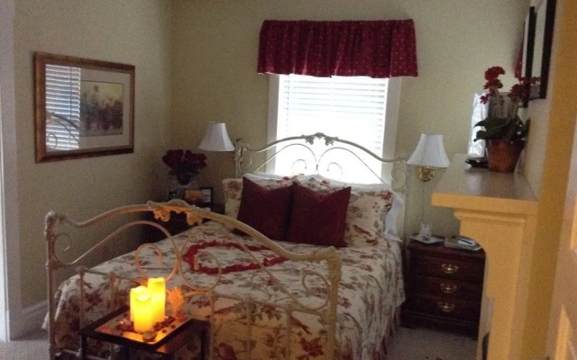 North Lodge on Oakland Bed and Breakfast
