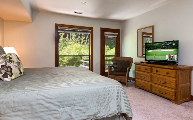 2BR 2BA Silver Cliff Condo by RedAwning