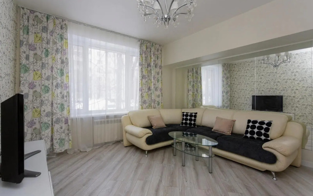 Moment House 2-я улица Синичкина 24А