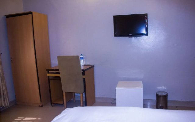 Triple Tee Hotel