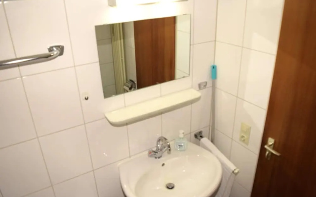 AB Apartment 79
