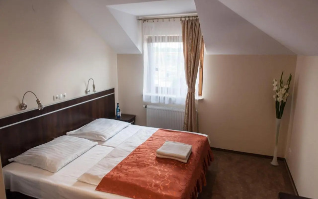 Hotel E7
