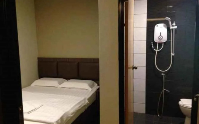 B+ Hotel