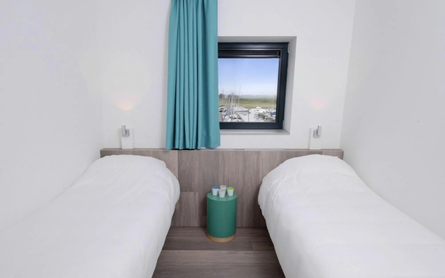 Contemporary Apartment in Kamperland Near Lake