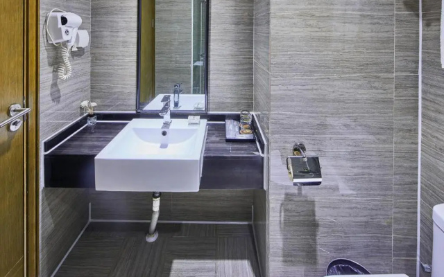 Insail Hotels (Pazhou Exhibition Center KeCun Metro Station Dunhe Road Branch Guangzhou)