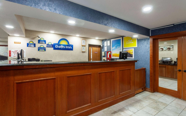 Days Inn by Wyndham Wooster