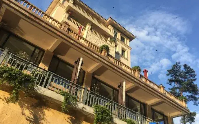 Miss Dong Manor Homestay