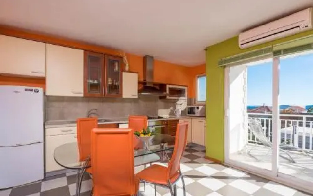 Apartments Frano Jr by the Sea