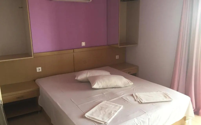Dimis Studios and Apartments