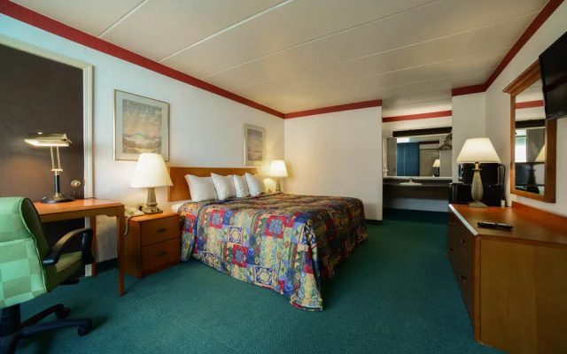 Loyalty Inn Maryville