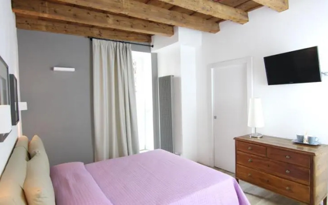 Residenza San Vitale 27 Suite Home